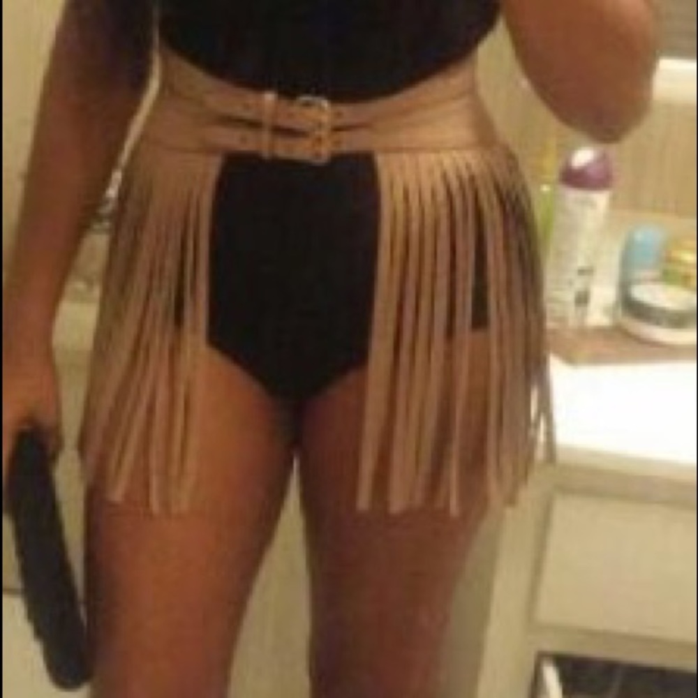 Bcbg belt skirt